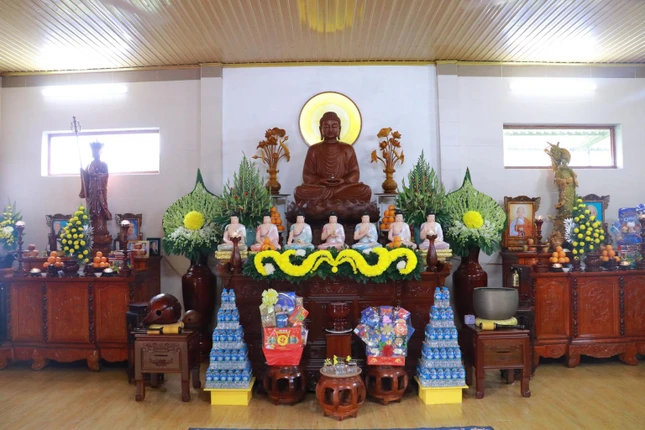 Chánh điện tại Điểm sinh hoạt tôn giáo tập trung Quan Âm Lan Nhã