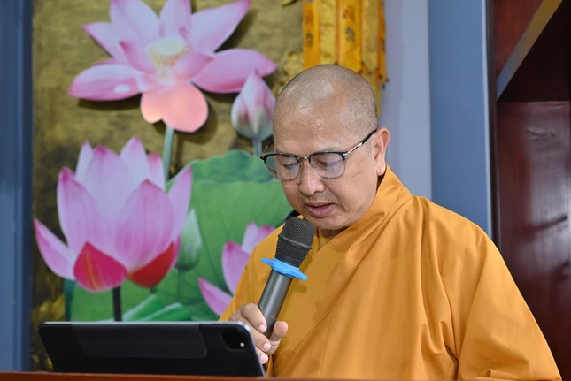 Hòa thượng Thích Thông Không phát biểu tại lễ khai giảng Hòa thượng Thích Thông Không phát biểu tại lễ khai giảng