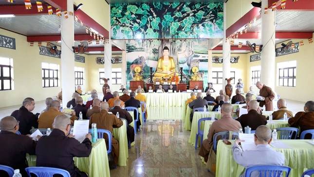 Quang cảnh buổi họp Quang cảnh buổi họp