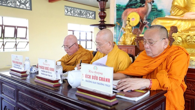 Chủ tọa buổi họp Chủ tọa buổi họp