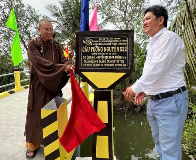 Đưa vào sử dụng cầu Tường Nguyên 532, tại xã Tân Nhuận Đông, H.Châu Thành (Đồng Tháp) - Ảnh: T.N