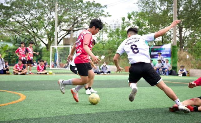 Giải bóng đá của khu vực IV tổ chức nhân Kỷ niềm ngày Dũng ngành nam Giải bóng đá của khu vực IV tổ chức nhân Kỷ niềm ngày Dũng ngành nam