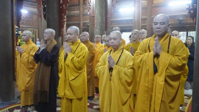 Chư tôn đức thành kính đảnh lễ cố Hòa thượng Thích Tố Liên