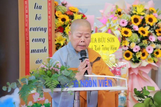 Ni trưởng Thích nữ Tịnh Nghiêm phát biểu khai mạc