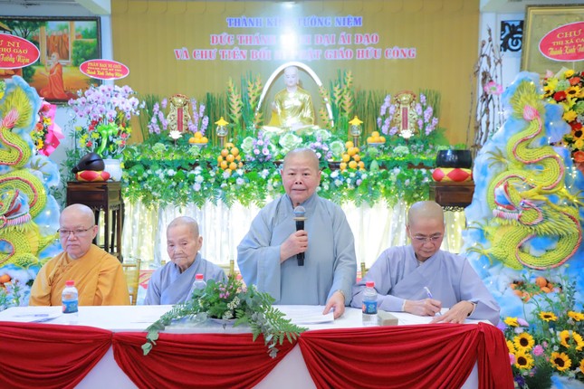 Ni trưởng Thích nữ Thích nữ Tịnh Nghiêm chủ trì buổi họp Ni trưởng Thích nữ Thích nữ Tịnh Nghiêm chủ trì buổi họp