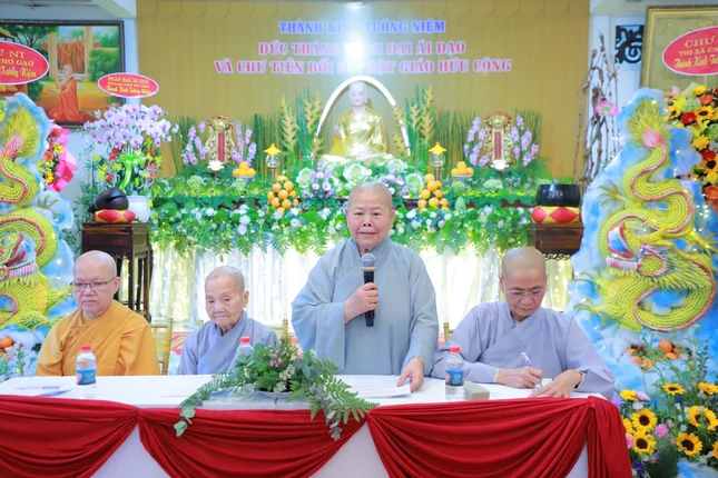 Ni trưởng Thích nữ Thích nữ Tịnh Nghiêm chủ trì buổi họp Ni trưởng Thích nữ Thích nữ Tịnh Nghiêm chủ trì buổi họp