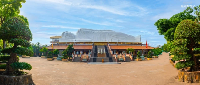 Năm 2008, chùa khánh thành thêm tôn tượng Đức Bổn Sư nhập Niết-bàn với chiều dài 52 m, cao 12 m, bên dưới tôn tượng là thiền đường, ở khu đất đối diện chùa cổ