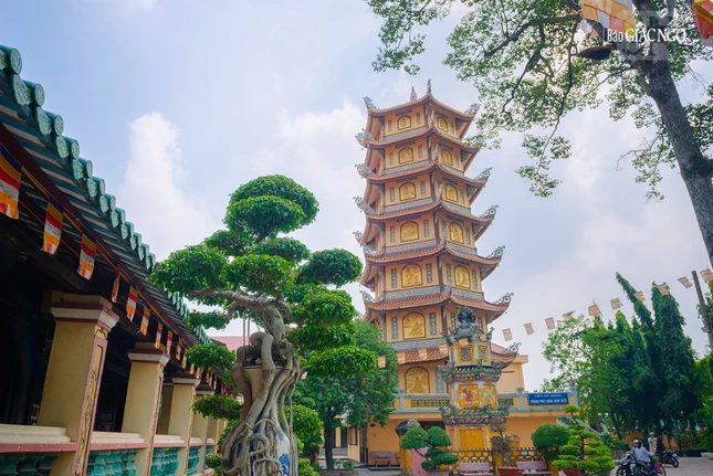 Năm 2007, chùa xây dựng thêm ngôi bảo tháp 7 tầng cao 27 m và tái tạo lại Phật tích “Tứ động tâm” trong khuôn viên