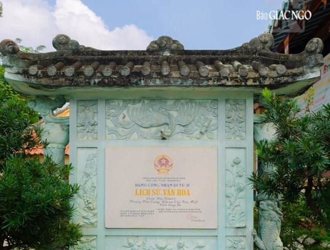 Chùa Hội Khánh là công trình kiến trúc tôn giáo, nghệ thuật lớn nhất Bình Dương, được công nhận Di tích lịch sử - văn hóa cấp quốc gia vào ngày 7-1-1993