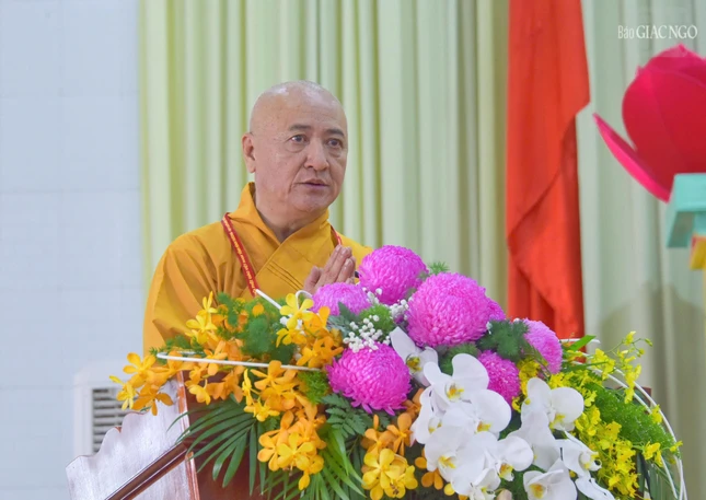 Hòa thượng Thích Huệ Thông phát biểu khai mạc