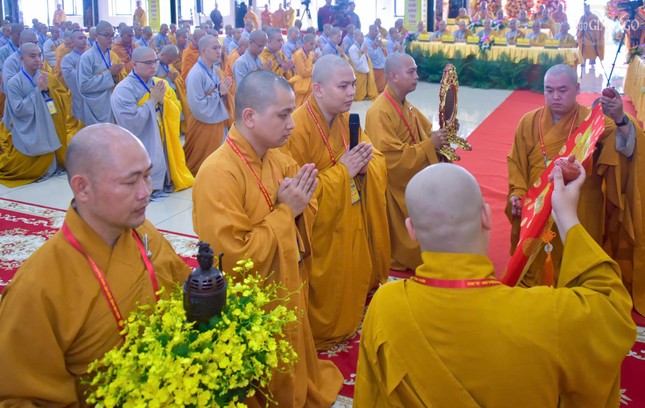 Ban Kiến đàn Đại giới đàn Trí Tấn cung tuyên tôn danh Hội đồng Thập sư Tăng Ban Kiến đàn Đại giới đàn Trí Tấn cung tuyên tôn danh Hội đồng Thập sư Tăng