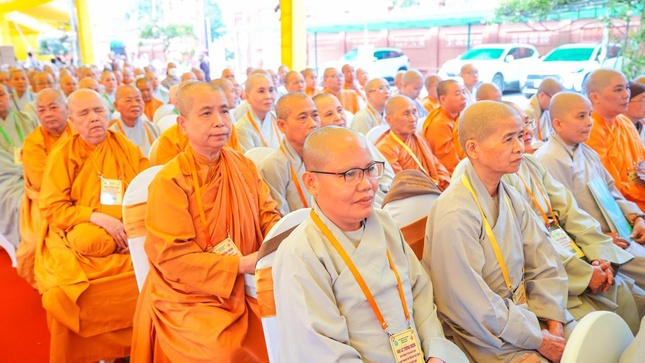 Chư Ni các Phân ban Ni giới tỉnh, thành phố tham dự tọa đàm