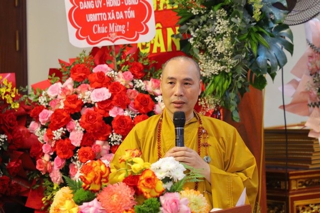Thượng tọa Thích Đức Nguyên phát biểu tri ân