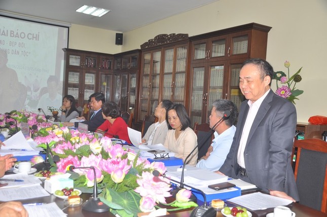 Nhà báo Trần Bá Dung, Nguyên Trưởng ban Nghiệp vụ Hội Nhà báo Việt Nam phát biểu