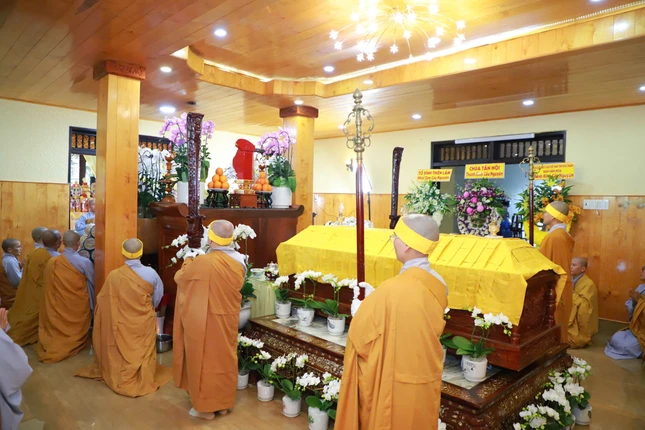 Giác linh đường tại chùa Long Quang