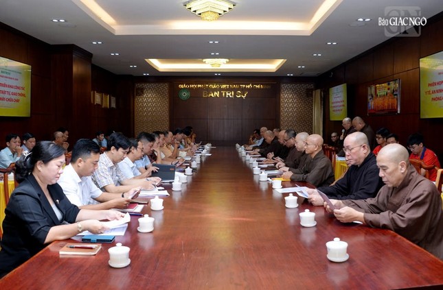 Đại diện các cơ quan, đơn vị họp cùng Ban Trị sự GHPGVN TP.HCM