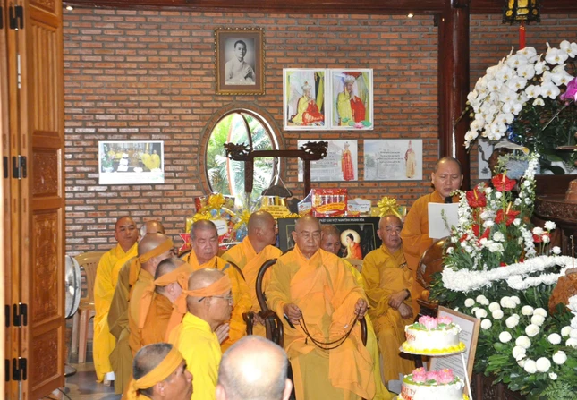 Chư tôn đức chứng minh lễ tưởng niệm Đại tường