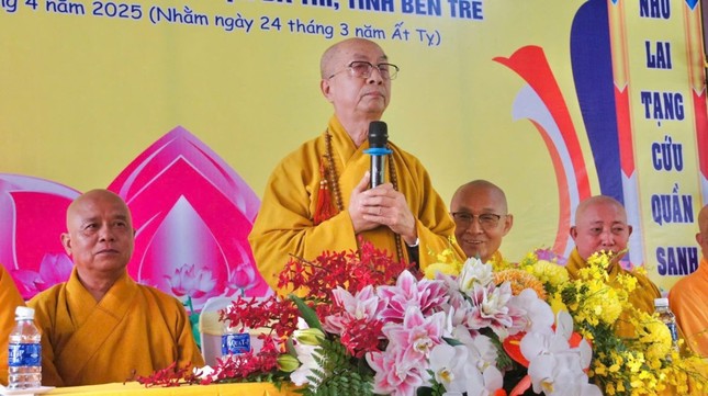 Hòa thượng Thích Nhựt Tấn ban đạo từ