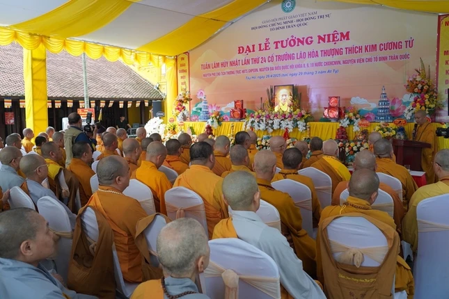 Quang cảnh Lễ tưởng niệm 24 năm ngày Trưởng lão Hòa thượng Thích Kim Cương Tử viên tịch