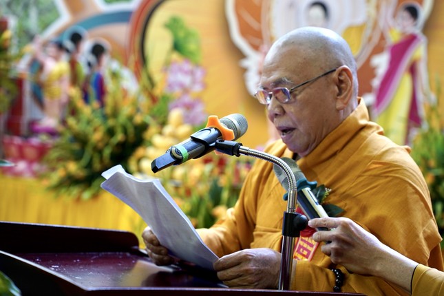 Trưởng lão Hòa thượng Thích Thiện Pháp tuyên đọc Thông điệp của Đức Pháp chủ GHPGVN