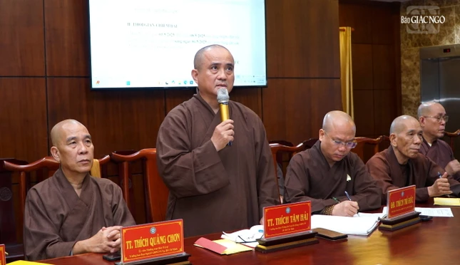 Thượng tọa Thích Tâm Hải trình công tác thiết trí không gian tôn trí Xá-lợi Trái tim Bồ-tát và các nội dung liên quan đến việc chiêm bái tại Việt Nam Quốc Tự