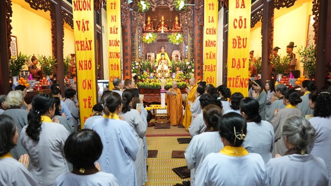 Đạo tràng Pháp Hoa - chùa Lý Triều Quốc Sư kính mừng Phật đản