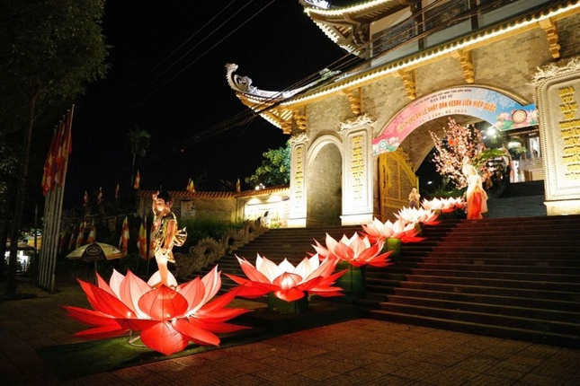 Chùa Pháp Hoa kính mừng Đại lễ Phật đản