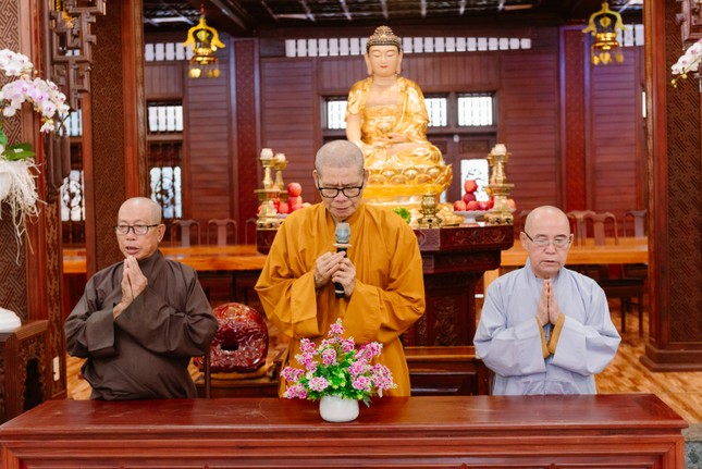 Hòa thượng Thích Châu Quang chứng minh buổi lễ phát động