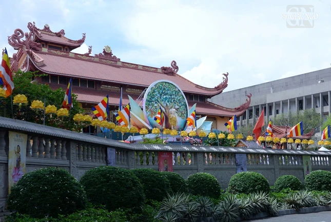 Không khí Kính mừng Đại lễ Vesak 2025, Phật đản Phật lịch 2569 tại Việt Nam Quốc Tự