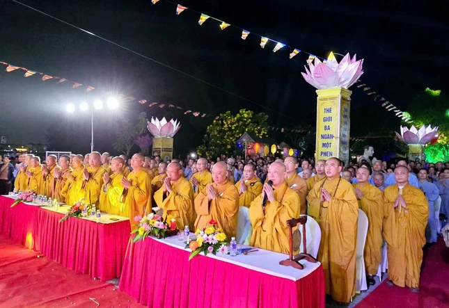 Chư tôn đức tham dự Đại lễ