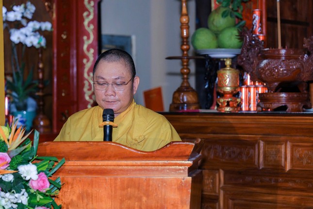 Thượng tọa Thích Nhuận Thông tuyên đọc Diễn văn Phật đản của Trưởng lão Hòa thượng Thích Thiện Nhơn