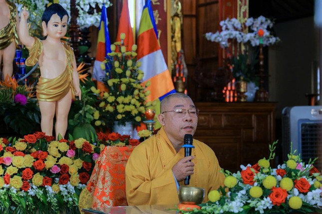 Thượng tọa Thích Pháp Huệ thuyết giảng đề tài Ý nghĩa Phật đản