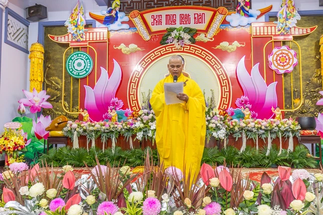 Thượng tọa Thích Thiện Thông đọc Thông điệp Phật đản Phật lịch 2569 của Đức Pháp chủ GHPGVN Thượng tọa Thích Thiện Thông đọc Thông điệp Phật đản Phật lịch 2569 của Đức Pháp chủ GHPGVN