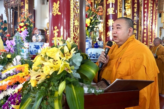 Thượng tọa Thích Nguyên Thanh đọc Diễn văn Phật đản Thượng tọa Thích Nguyên Thanh đọc Diễn văn Phật đản