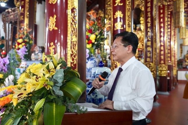 Ông Khương Quốc Hưng phát biểu chúc mừng Đại lễ Phật đản Ông Khương Quốc Hưng phát biểu chúc mừng Đại lễ Phật đản