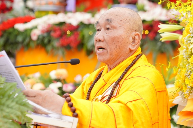 Hòa thượng Thích Thanh Tân tuyên đọc Diễn văn Đại lễ Phật đản Phật lịch 2569