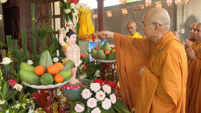 Lễ Tắm Phật truyền thống