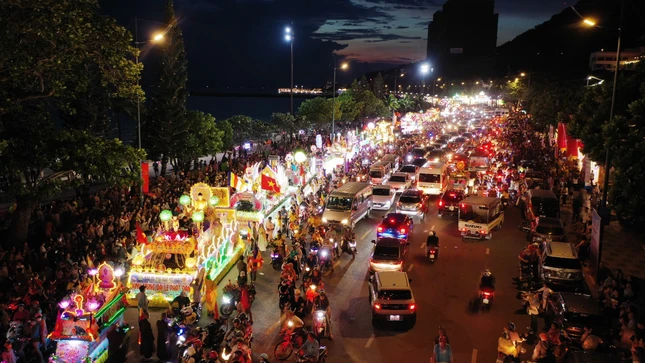 Phật giáo tỉnh Bà Rịa - Vũng Tàu diễu hành xe hoa kính mừng Đại lễ Phật đản Phật lịch 2567