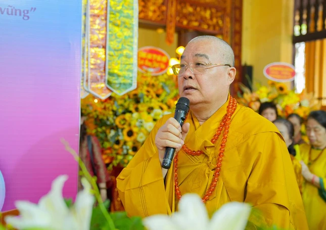 Trưởng lão Hòa thượng Thích Thanh Nhiễu cung tuyên Thông điệp Phật đản Phật lịch 2569 của Đức Pháp chủ GHPGVN