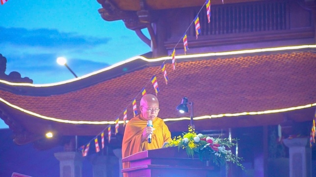 Hòa thượng Thích Minh Hồng tuyên đọc Thông điệp Phật đản Phật lịch 2569