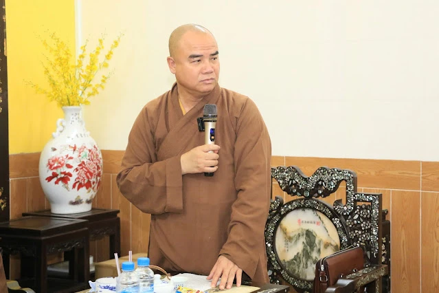 Thượng tọa Thích Tĩnh Triệt phát biểu tại buổi họp