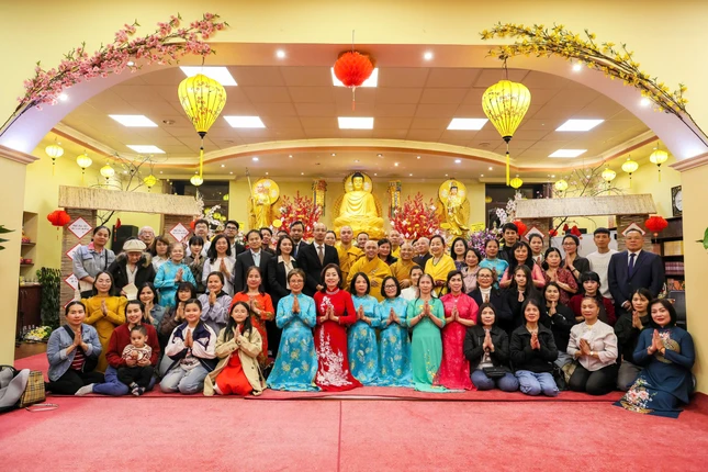 Chụp ảnh lưu niệm Chụp ảnh lưu niệm