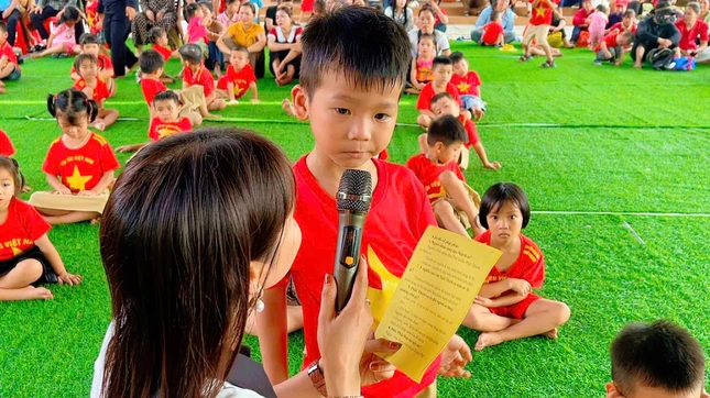 Học sinh mầm non trả lời câu hỏi về cuộc đời Đức Phật Học sinh mầm non trả lời câu hỏi về cuộc đời Đức Phật