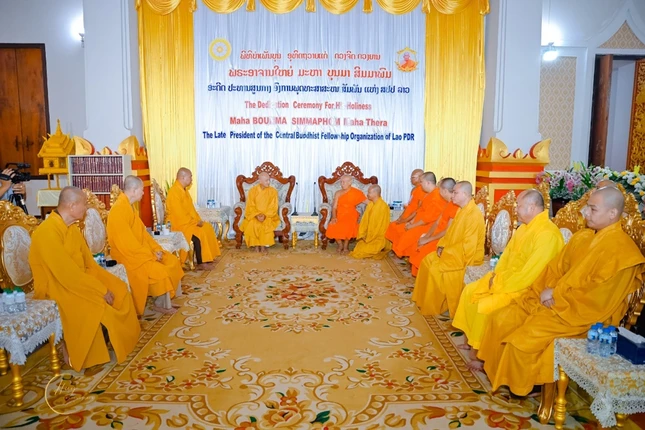 Hòa thượng Maha Veth Maseanai tiếp Hòa thượng Thích Huệ Thông và phái đoàn GHPGVN Việt Nam