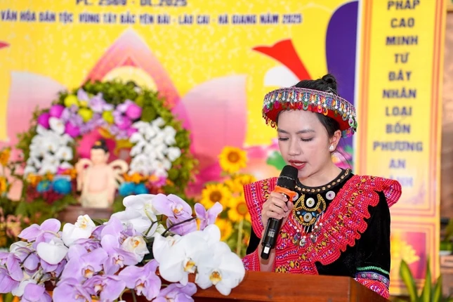 Phật tử Giàng Thùy Linh - pháp danh Tâm Liên phát biểu cảm tưởng Phật tử Giàng Thùy Linh - pháp danh Tâm Liên phát biểu cảm tưởng