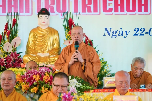 Hòa thượng Thích Phước Minh ban đạo từ