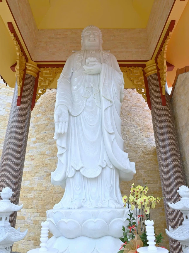 Tôn tượng Đức Phật A Di Đà