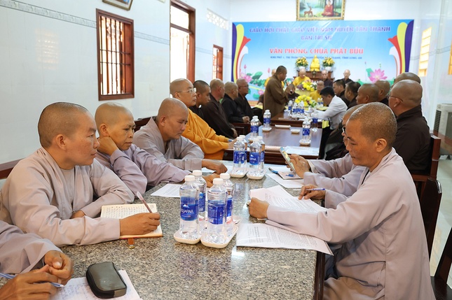 Quang cảnh buổi thăm và làm việc với 4 đơn vị Ban Trị sự huyện, thị xã