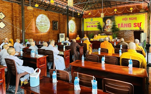 Quang cảnh buổi họp thảo luận về công tác An cư kiết hạ