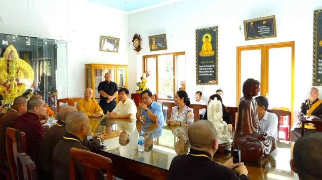 Đại diện các cơ quan tỉnh, H.Vĩnh Cửu tham dự Đại diện các cơ quan tỉnh, H.Vĩnh Cửu tham dự